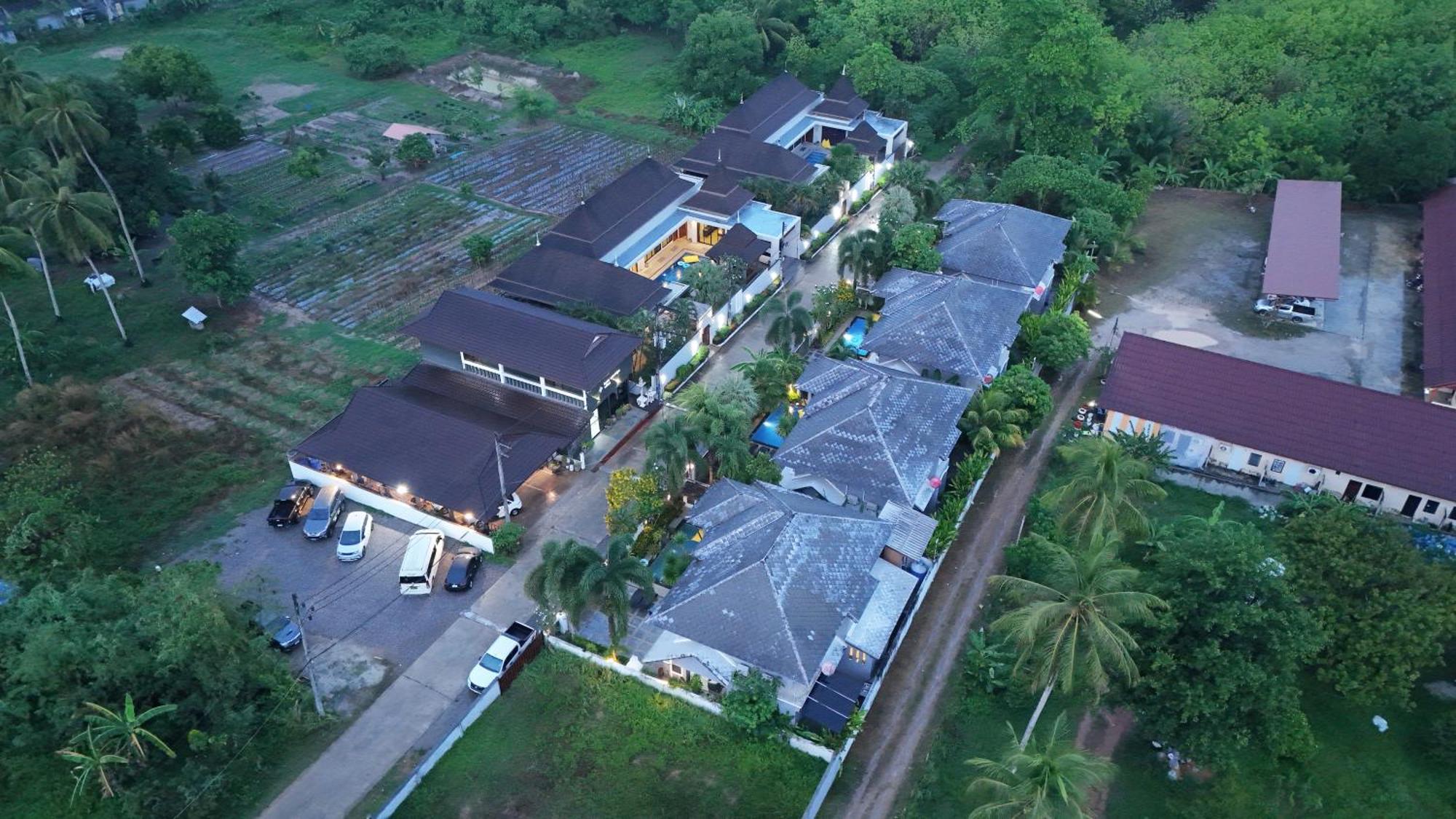 Narintara Private Pool Villas - Free Tuk-Tuk Service To The Beach! Ao Nang Exterior foto